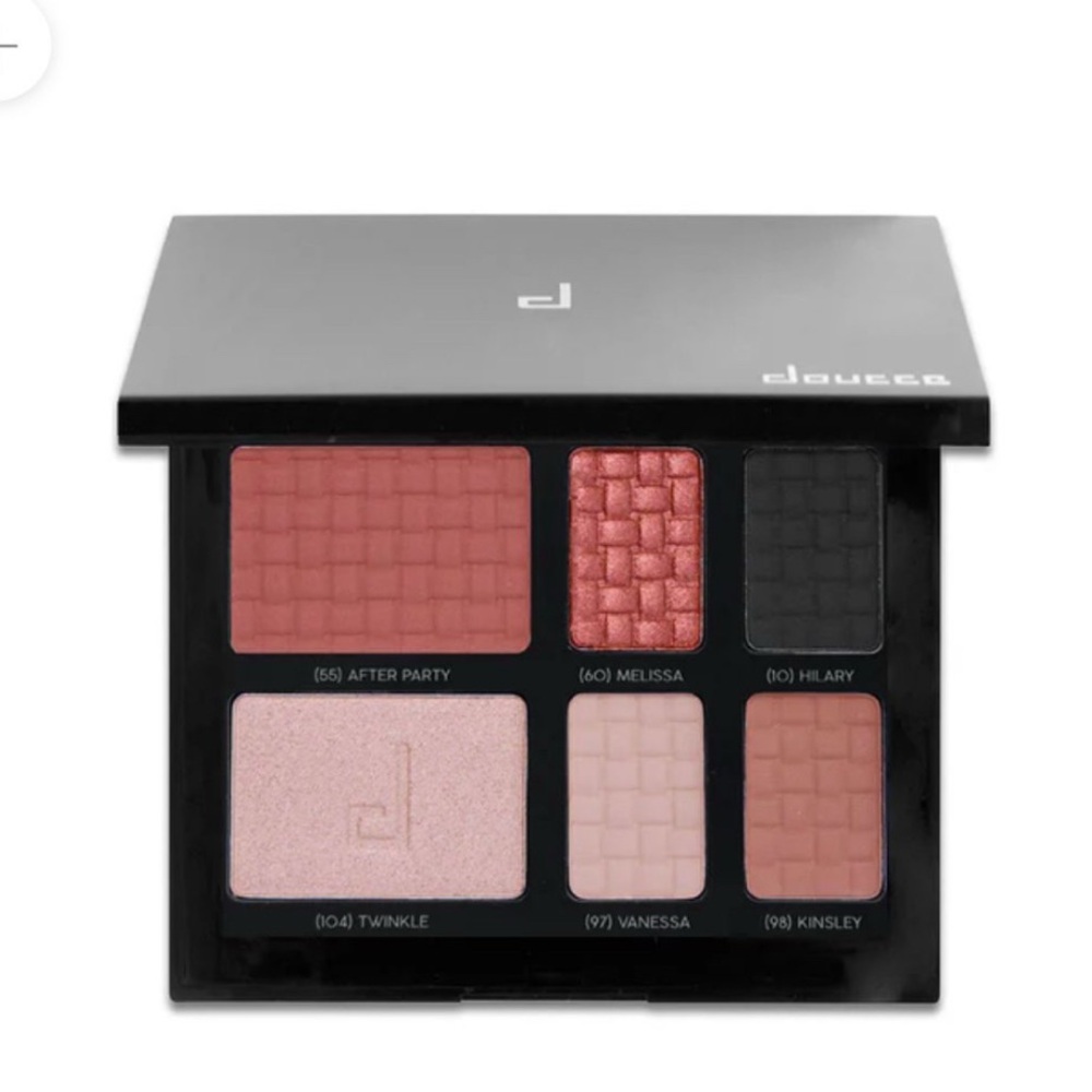 NEW Doucce‎ On The Go Palette - Eyeshadows, Blush and Highlighter